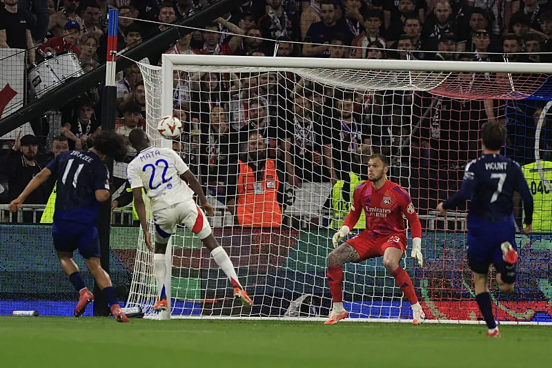 Fenerbahçe'den Galatasaray'a dev çalım! Transfer için imza an meselesi - 22