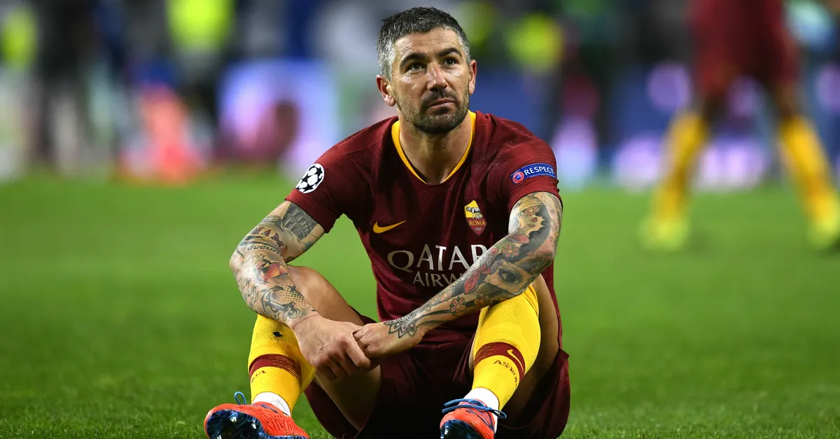 Fenerbahçe’nin yılan hikayesine dönen Kolarov transferi için Roma’dan açıklama