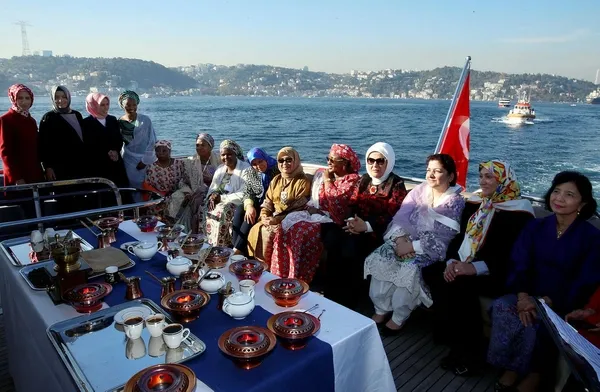 Emine Erdoğan, D-8 zirvesine gelen liderlerin eşlerini konuk etti-3