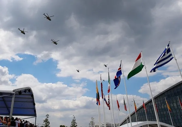 Türkiye'nin Atak helikopterleri NATO Zirvesi'nde gösteriye katıldı-2