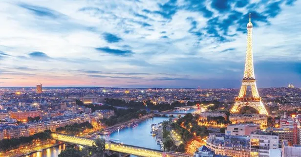 Beyaz Türkler çıkarma yaptı! ’Zühtü’ Paris’in en ünlü restoranında çalma listesine eklendi