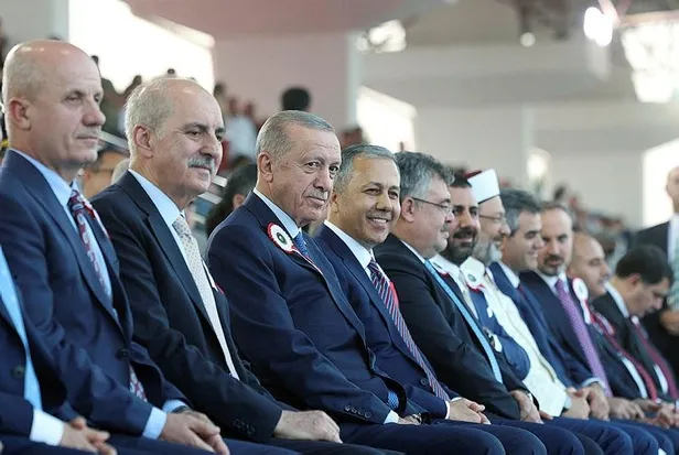 baskan-erdogan-polis-meslek-yuksekokullari-mezuniyet-toreninde-onemli-aciklamalarda-bulunuyor-1690393787940.jpeg Başkan Erdoğan, Polis Meslek Yüksekokulları Mezuniyet Töreni’nde önemli açıklamalarda bulundu-2