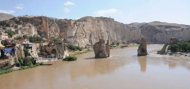 Dicle Nehri kirlendi