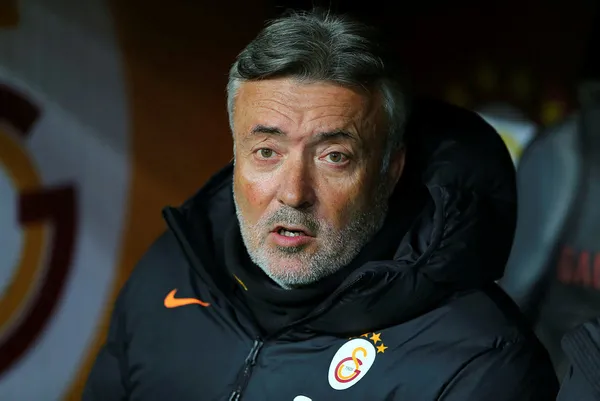 galatasarayda-morutan-ve-baris-alper-yilmazin-kadro-disi-kalmasi-taraftari-ayaga-kaldirdi-1650717944034.jpg Galatasaray'da Morutan ve Barış Alper Yılmaz'ın kadro dışı kalması taraftarı ayağa kaldırdı-4