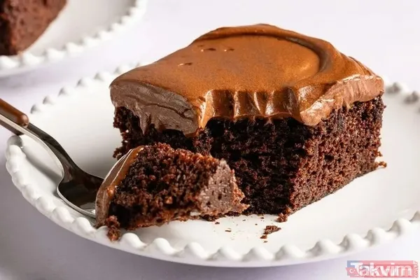 🍫Malzemeler 260 Gr Bitter Çikolata (%70 Kakao Tercih Edilir) 260 Gr Tereyağı 1 Yemek Kaşığı Koyu Demlenmiş Kahve 8 Adet Yumurta 100 Gr Yumuşak Esmer Şeker 160...