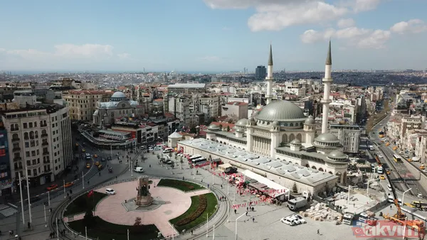 SON DAKİKA: İstanbul Taksim'de yapımı devam eden camide heyecanlandıran anlar! Dev avize ve kapı kasası takıldı! İnce işçiliğe geçildi - 21