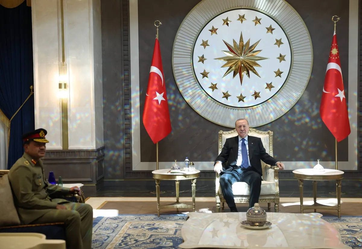 baskan-recep-tayyip-erdogandan-katara-taziye-ziyareti-1784017727247.jpeg Başkan Recep Tayyip Erdoğan'dan Katar'a taziye ziyareti-2