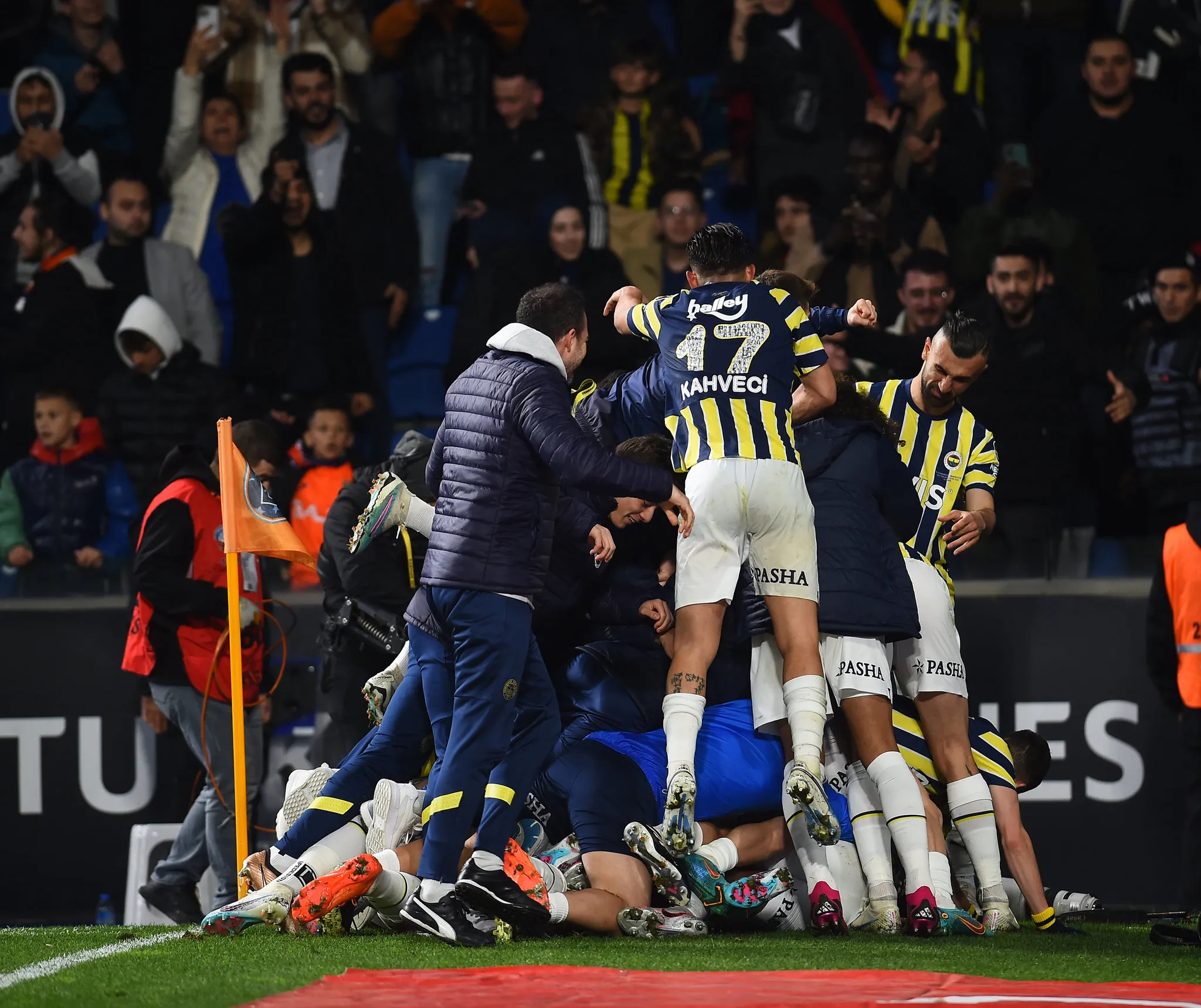 Galatasaray peşinden koşmuştu! Fenerbahçe kapıyor - 9