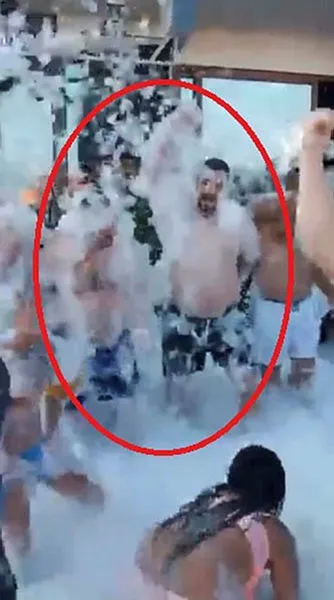 Uyuşturucu baronları köpük partisinde! Ekipler adım adım takip etti