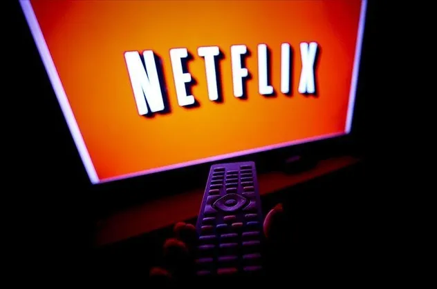 Netflix şifre paylaşımında yeni döneme hazırlanıyor! Aynı evde yaşamıyorsanız...