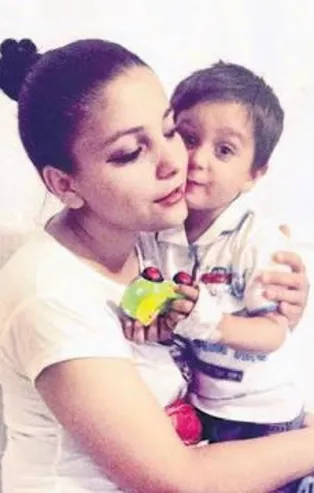 Oğlunu ve yengesini bıçaklayarak öldürdü