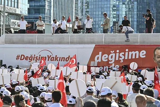 chpde-kavga-bitmiyor-tanju-ozcan-eren-erdemi-ve-canan-kaftancioglunu-yerden-yere-vurdu-1689343045917.jpeg CHP'de kavga bitmiyor! Tanju Özcan Eren Erdem'i ve Canan Kaftancıoğlu'nu yerden yere vurdu...-3