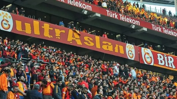 Şimdi sıra sizde! Galatasaray taraftarı 'maaş' için topu Selçuk İnan'a attı...-1