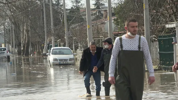 Kırklareli'yi sel vurdu! Kırklareli'nde 19 köy yolu ulaşıma kapatıldı-1