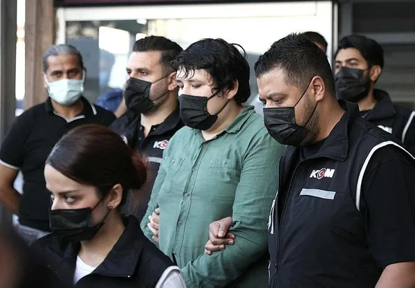 ciftlik-bank-dolandiricisimehmetaydin-emniyetteki-sorgusunun-ardindan-adliyeye-sevk-edildi-1625638349562.jpeg