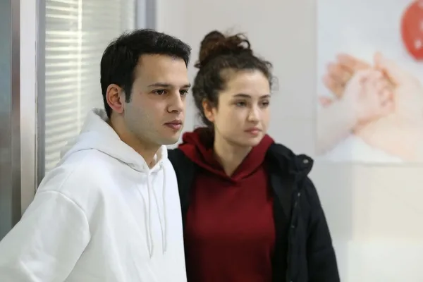 ates-sesi-duyuldu-kardeslerim-72-bolum-2-fragmani-yayinlandi-direkt-kafana-mi-sikayim-1671117779917.jpg Ateş sesi duyuldu! Kardeşlerim 72. bölüm 2. fragmanı yayınlandı: "Direkt kafana mı sıkayım?"-4