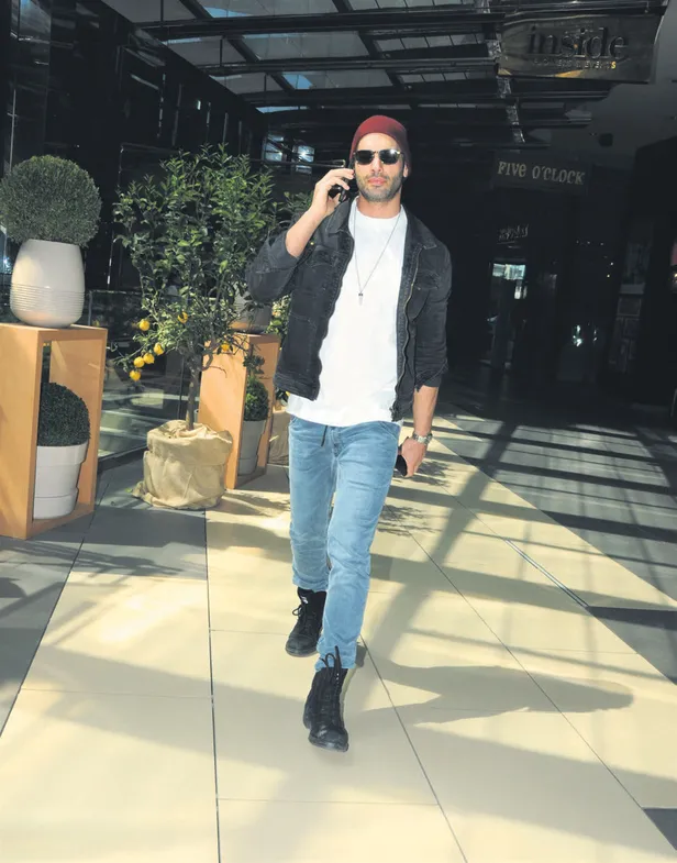 1650567424199.jpg Kıbrıs'tan iki ev alan Ajda Pekkan dairelerini vinçle gezdi-10