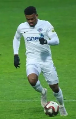 Kasımpaşa evinde farklı kazanıp turladı