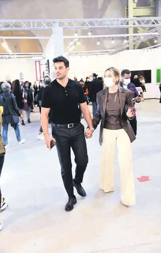 Hadise aşk şovu yaptı! Sevgilisi Mehmet Dinçerler’le bakın nasıl görüntülendi