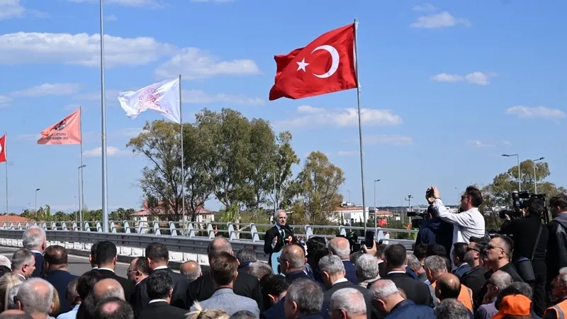 antalya-trafigine-nefes-274-milyon-tl-tasarruf-saglanacak-1775828885928.jpg Antalya trafiğine nefes: 274 milyon TL tasarruf sağlanacak-9