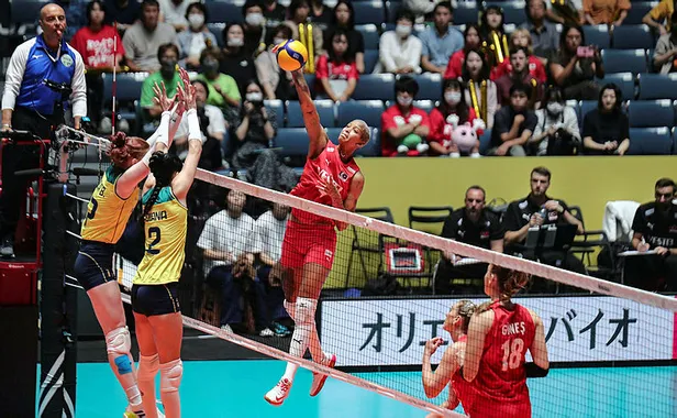 turkiye-japonya-canli-mac-izle-filenin-sultanlari-japonya-voleybol-maci-canli-izle-bedava-kesintisiz-sifresiz-1695377903365.jpg Türkiye 3-1 Japonya || Türkiye-Japonya maçı ÖZETİ-3