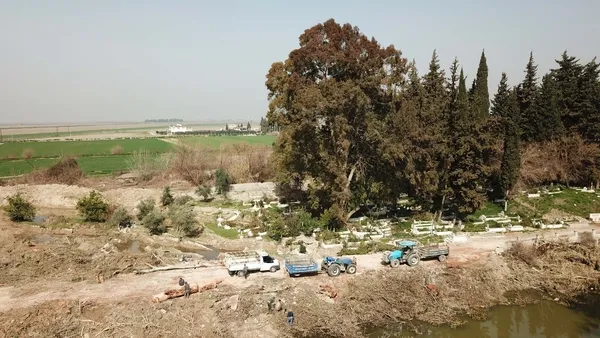 Hatay'da 50 mezarın Asi Nehri'nde sürüklendiği iddia edildi-3