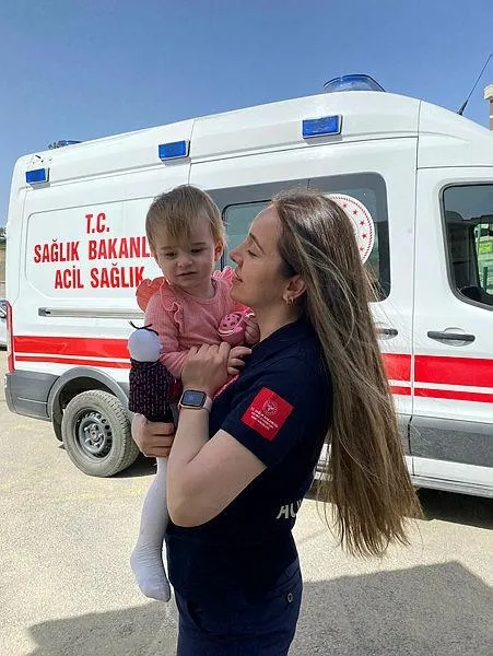 tup-mide-ameliyati-sonrasi-hayatini-emine-fidanin-doktoru-mye-odul-gibi-ceza-1648934893614.jpeg Tüp mide ameliyatı sonrası hayatını Emine Fidan'ın doktoru M.Y'e ödül gibi ceza-8