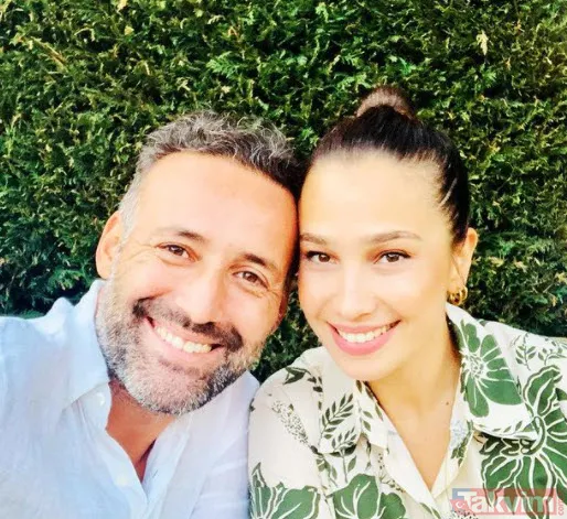 Güldür Güldür'ün Fikri'sindan eşiyle aşk dolu poz kalpler havalar uçuştu! İşte Aziz Aslan'ın gözlerden uzak yaşayan eşi - 16