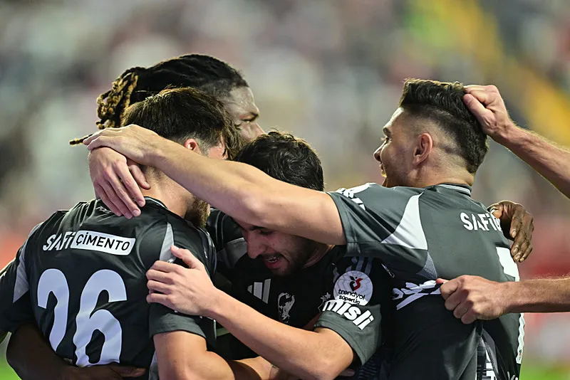 Beşiktaş'ın Antalyaspor maçı sonrası şok yorum! "Sergen'in ihaneti" - 5