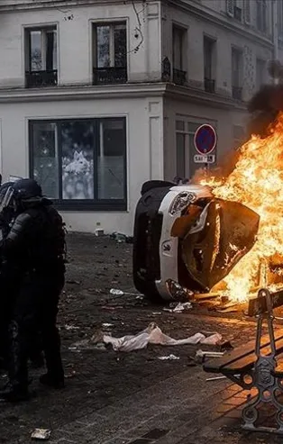 Fransa ders almıyor! Cenazede terör propagandası, haberlerde sözde Kürdistan haritası