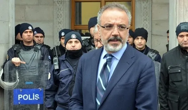 dem-parti-agri-milletvekili-sirri-sakikin-oglu-gozaltina-alindi-1718038652803.jpeg DEM Parti Ağrı Milletvekili Sırrı Sakık'ın oğlu Cenk Sakık silahlı saldırı suçundan tutuklandı!-2