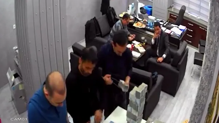 CHP'de 15 milyon TL'lik şaibe! Düzmece evrakla "il binası aldık" dediler 'bağış' yalanı söylediler... Soruşturma başlatıldı