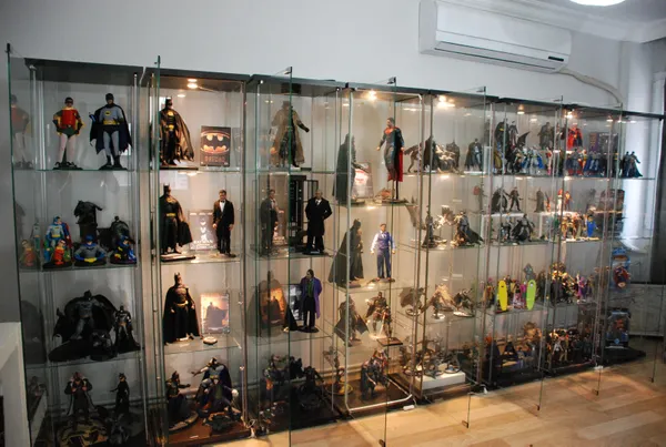 izmirde-yasayan-ahmet-gezer-21-yilda-topladigi-600-figure-600-bin-liranin-uzerinde-para-harcadi-1608191512056.jpg İzmir'de yaşayan Ahmet Gezer 21 yılda topladığı 600 figüre 600 bin liranın üzerinde para harcadı-2