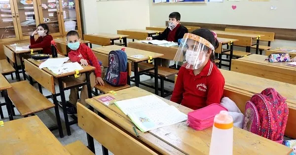 1-2-3-4-ve-5-siniflar-ne-zaman-okula-baslayacak-okula-uyum-haftasi-etkinlikleri-2021-1629295021801.jpg 1-2-3-4 ve 5. sınıflar ne zaman okula gidecek? Okula uyum haftası etkinlikleri neler 2021?-2
