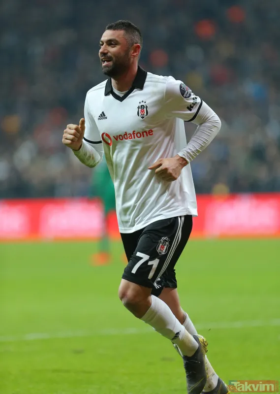 Burak İçin Lecce Transfer Teklifi Yaptı. Fakat Burak, Beşiktaş'tan Ayrılmayı Düşünmüyor. Fotomaç