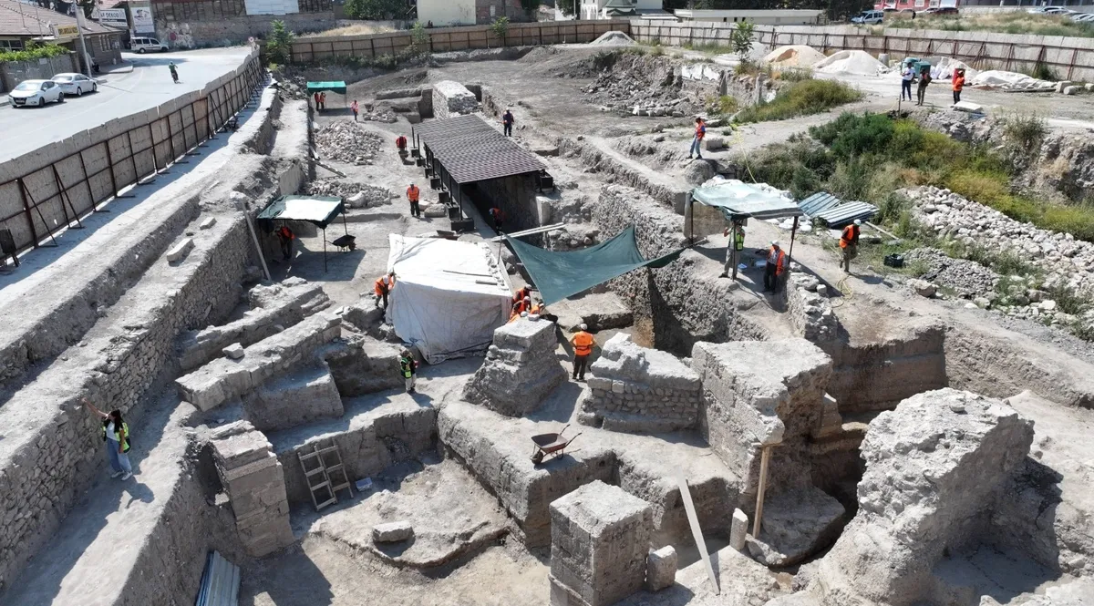 Başkan Altay'dan Larende Kazısı açıklaması: "Konya tarihine etki edecek bir keşif oldu"-5