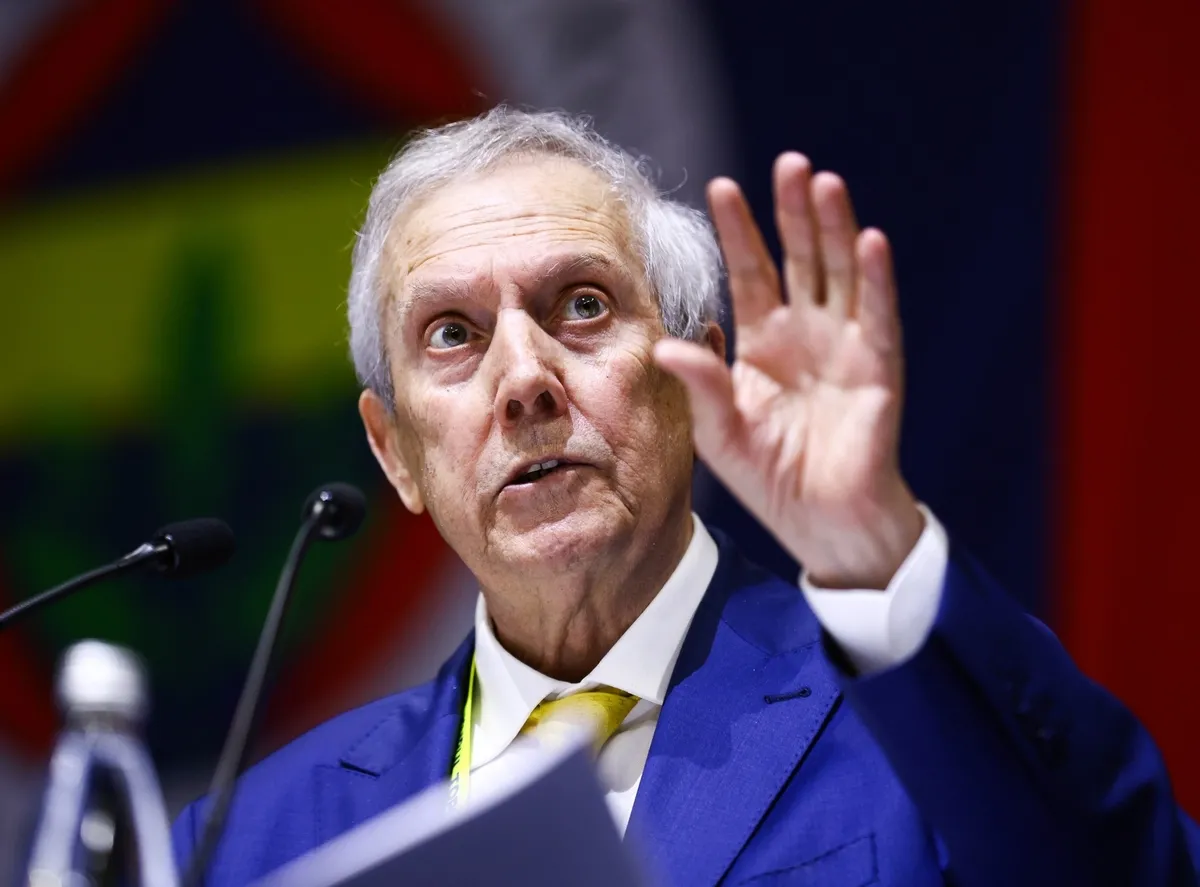 1792761769284.jpg Fenerbahçe'de flaş derbi kararı! Aziz Yıldırım elini cebine atacak-3