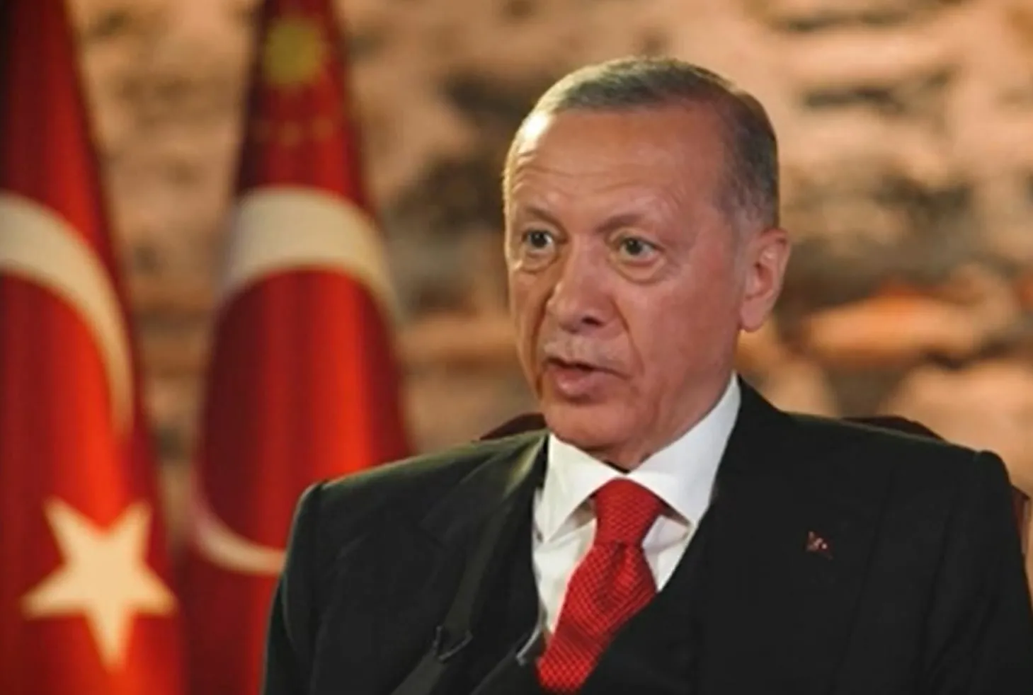 İkinci tura çıkan bir insandan diktatör olur mu?