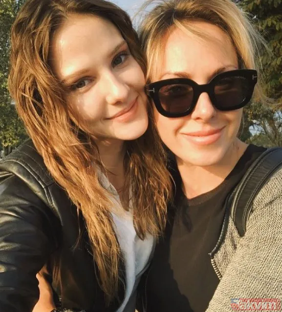 Esra Erol 'bu yıl öpmeye yanında olmaya korkuyorum' dedi annesini yeni yaşını kutladı! Esra Erol'un büyük oğlu aynı anneannesi... - 5