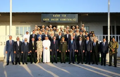 Cumhurbaşkanı Erdoğan’dan Katar TSK Kara Unsur Komutanlığı’na ziyaret