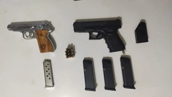 ankarada-hamam-bocegi-operasyonu-eroin-bonzai-1644665754486.jpg Ankara’da hamam böceği operasyonu! Eroin, bonzai...-3