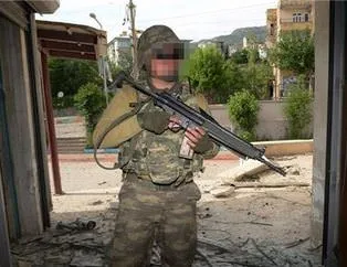 PKK'lı teröristler kaçarken evleri ateşe veriyor