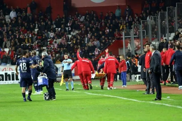 Antalyaspor - Fenerbahçe maçında şok sakatlık!-1
