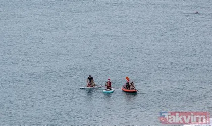 Kış günü Antalya’da turistler denize girdi