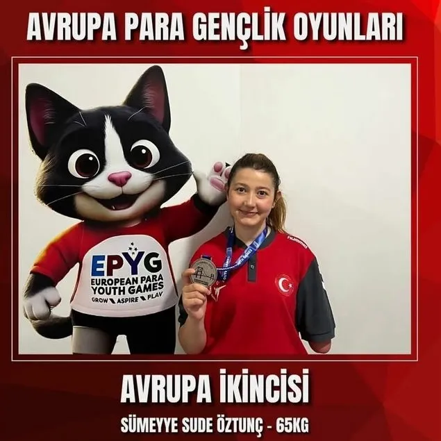 Sümeyye’den gümüş madalya