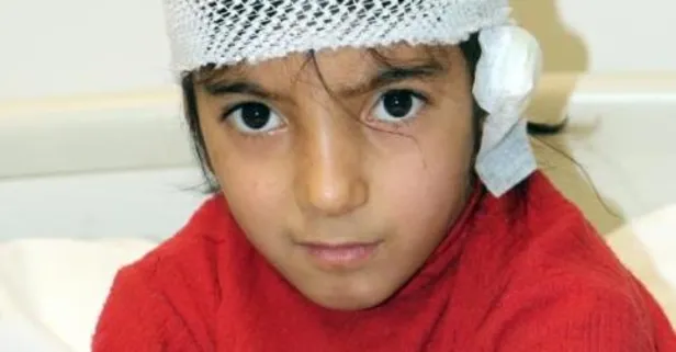 8 yaşında sokak köpeklerinin saldırısına uğradı kulağı koptu! Baba dehşeti anlattı: "Kızımı parçalamışlar"