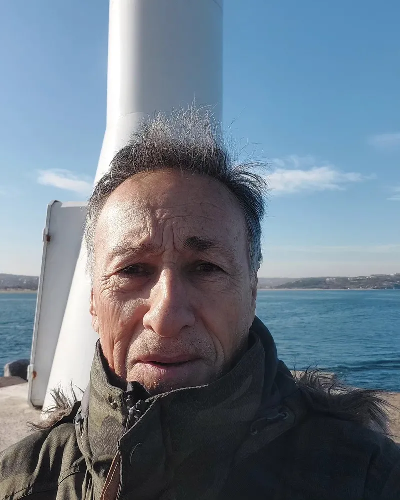 seksenlerin-muzafferi-yalcin-ozden-yogun-bakima-alindi-dualarinizi-esirgemeyin-1771573928186.jpg Seksenler’in Muzaffer’i Yalçın Özden yoğun bakıma alındı: “Dualarınızı esirgemeyin”-3