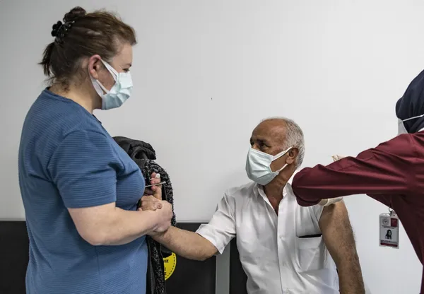 son-dakika-saglik-bakani-fahrettin-koca-duyurdu-gun-icinde-randevu-ve-asi-uygulamasi-basladi-1623834991186.jpg SON DAKİKA: Sağlık Bakanı Fahrettin Koca duyurdu! Gün içinde randevu ve aşı uygulaması başladı-9