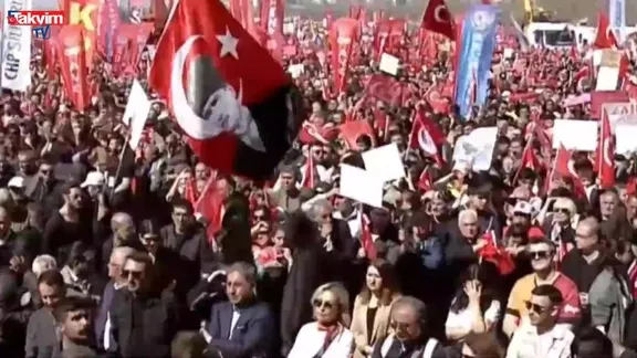 Özgür Özel milli iradeye saldırdı: Cuntacı