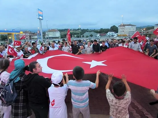 Türkiye Demokrasi Nöbeti'nde meydanları doldurdu-10